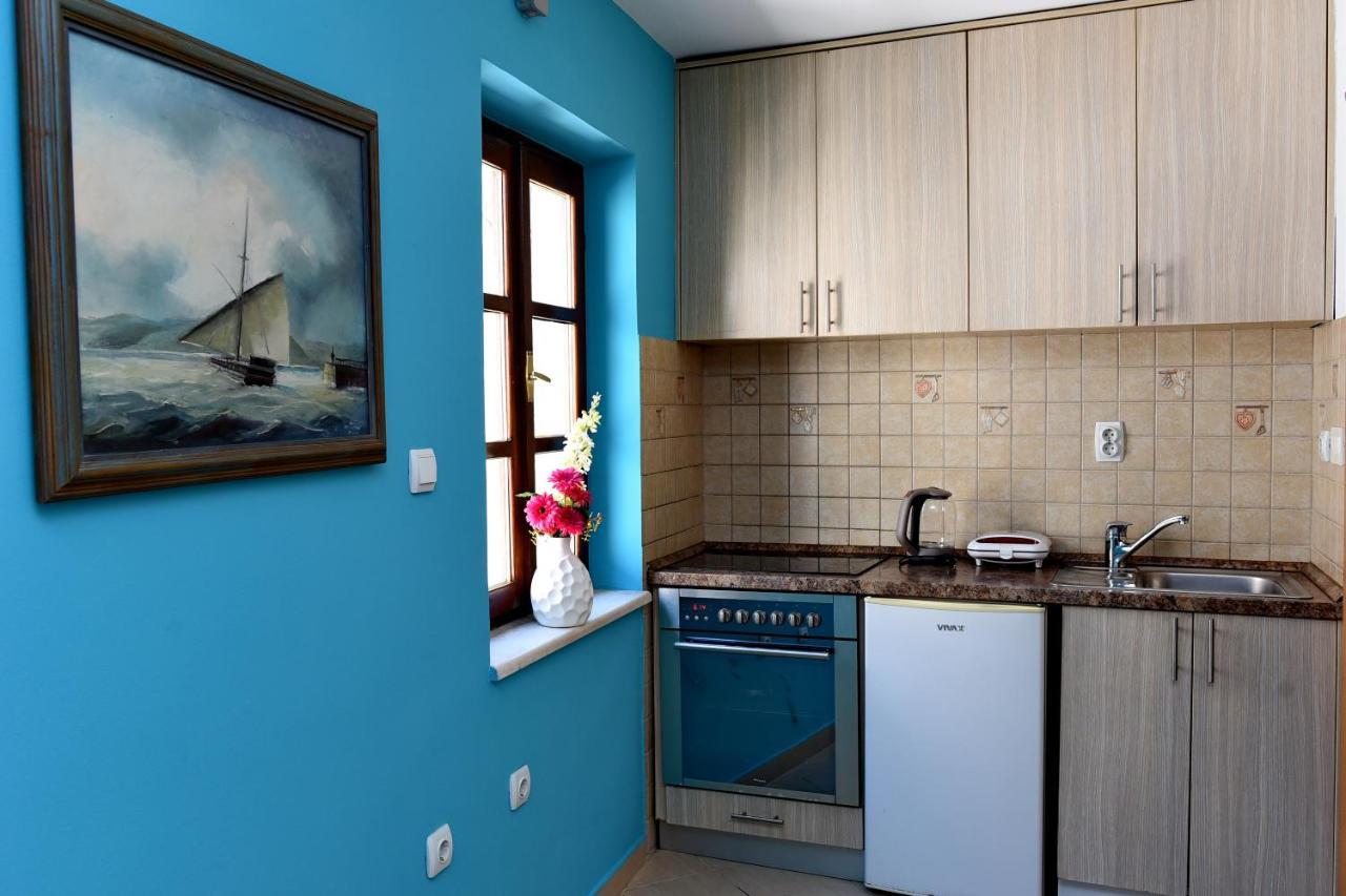 Church Bells Apartment โกตอร์ ภายนอก รูปภาพ